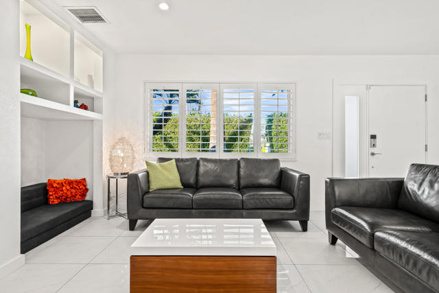 1175 E San Lucas Road, Palm Springs CA: https://media.crmls.org/mediaz/c48992e5-d644-4892-8409-3d719964354e.jpg