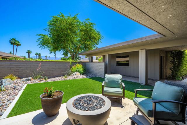 6 Amherst Court, Rancho Mirage CA: https://media.crmls.org/mediaz/c489c6ca-e74a-4bc4-bb07-72a5a5607597.jpg