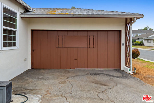 5718 Eveward Road, Culver City CA: https://media.crmls.org/mediaz/c489d97b-ac73-4bdd-81e8-0e74a780b292.jpg