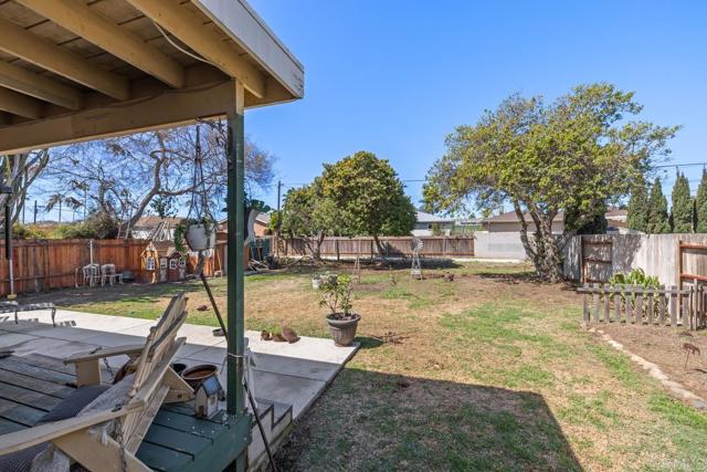 852 5th Street, Imperial Beach CA: https://media.crmls.org/mediaz/c48a192c-f58b-46b4-b75e-23d66ff95e6a.jpg