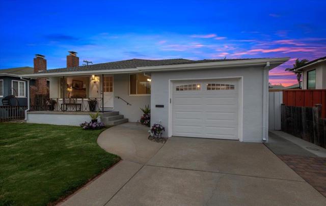 227 Poinsettia Avenue, San Mateo CA: https://media.crmls.org/mediaz/c48b1e9a-52b7-41ae-8c76-d270ce36d240.jpg