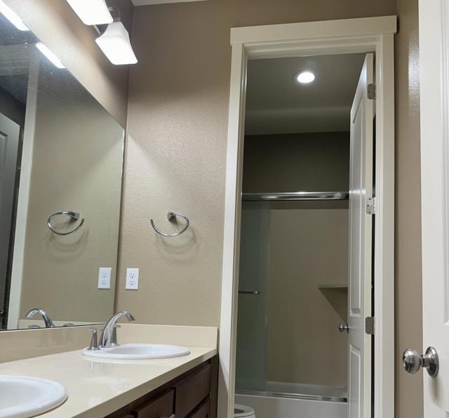 1646 Foxtail Court, Hollister CA: https://media.crmls.org/mediaz/c48c02df-33ca-47c6-99be-2c291149bfd5.jpg