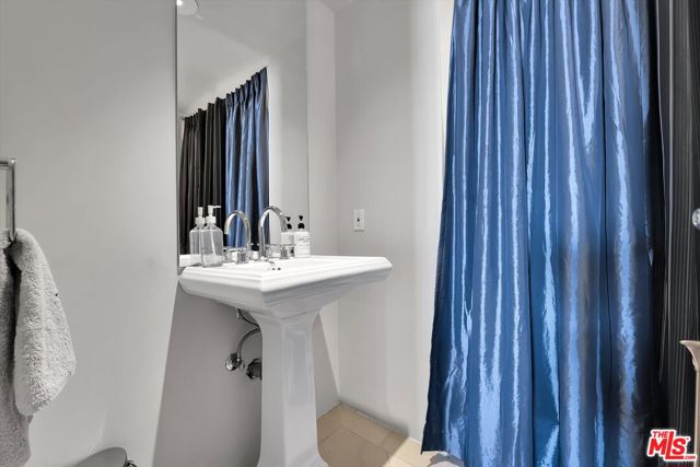 1155 N La Cienega Boulevard, West Hollywood CA: https://media.crmls.org/mediaz/c48c9b80-49e3-498a-8b15-371df9c6301c.jpg