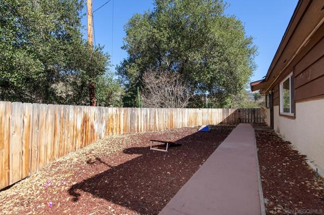 1167 Peutz Valley Rd, Alpine CA: https://media.crmls.org/mediaz/c48d9aab-fd97-4122-9f21-731de21add83.jpg