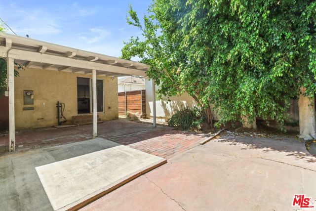 2652 Stoner Avenue, Los Angeles CA: https://media.crmls.org/mediaz/c48e4be5-56a5-4d12-86b8-5d26d06d6eab.jpg