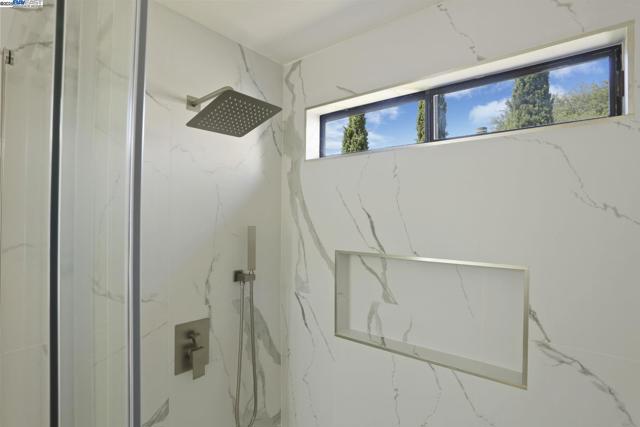 7650 Arbor Creek Cir, Dublin CA: https://media.crmls.org/mediaz/c48eef56-730a-4f84-b378-beb9bb9579ca.jpg