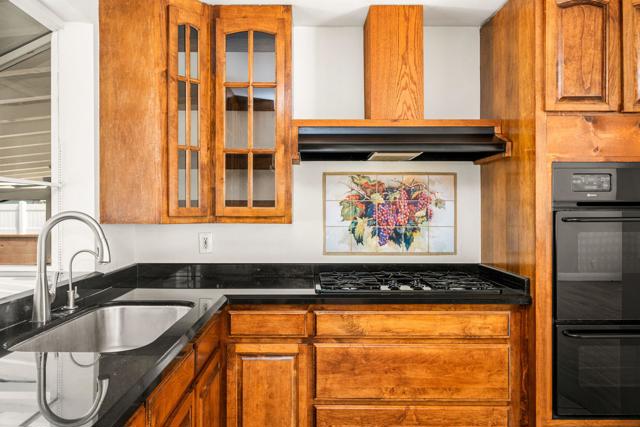 12109 Bluefield Avenue, La Mirada CA: https://media.crmls.org/mediaz/c48f8939-294d-437e-bad5-185dd4b8561d.jpg
