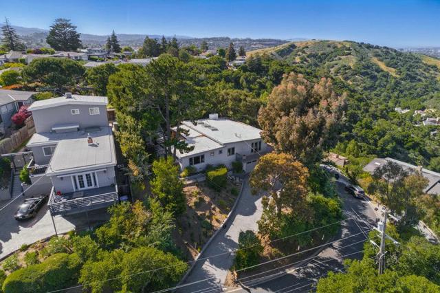 3225 Upper Lock Avenue, Belmont CA: https://media.crmls.org/mediaz/c48f94f7-9c87-40ee-bab7-ae18f302fe30.jpg