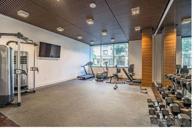 2604 5TH AVENUE, San Diego CA: https://media.crmls.org/mediaz/c48fe0f2-4d93-4130-a558-d1dd38982507.jpg