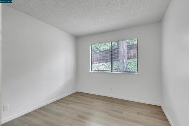 890 Camelback Pl, Pleasant Hill CA: https://media.crmls.org/mediaz/c4900cd1-7d72-41c7-9d46-ea7866d73577.jpg