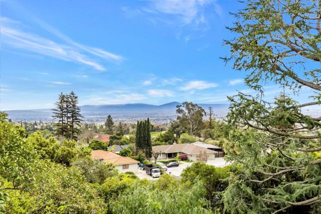 11020 Enchanto Vista Drive, San Jose CA: https://media.crmls.org/mediaz/c49085db-9061-4dee-8b19-6eba4f03ec39.jpg