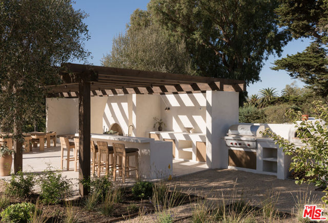 4200 Marina Drive, Santa Barbara CA: https://media.crmls.org/mediaz/c490c583-9397-47ad-9c88-55a375a70f41.jpg