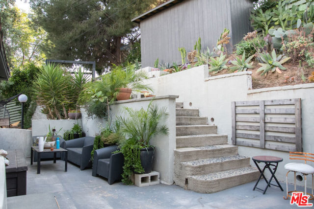 905 Pine Grove Avenue, Los Angeles CA: https://media.crmls.org/mediaz/c4918aec-710b-4158-bf82-423387a218eb.jpg