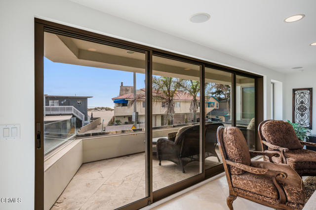 3300 Ocean Drive, Oxnard CA: https://media.crmls.org/mediaz/c491c7e8-19e9-4389-aa94-85a3b098107b.jpg