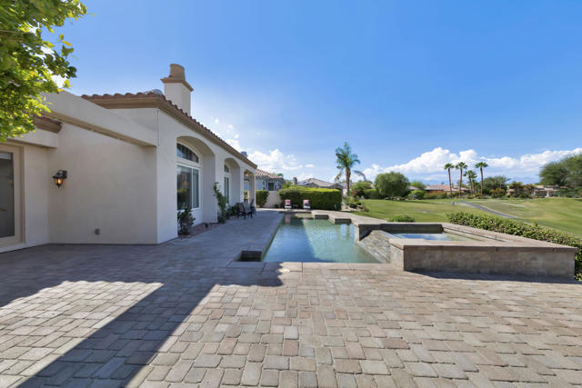 107 Via Bella, Rancho Mirage CA: https://media.crmls.org/mediaz/c49204c9-9be9-40ad-937c-b802de935945.jpg