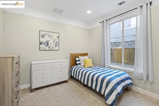1030 Orchid Dr, Brentwood CA: https://media.crmls.org/mediaz/c4930449-b034-4941-9c34-799d183b8f37.jpg