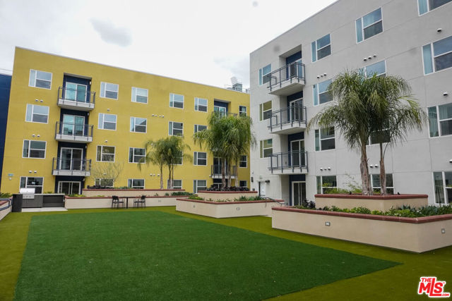 10568 Promenade Gateway, El Monte CA: https://media.crmls.org/mediaz/c4937f3c-4eac-4ba0-88c6-14a0990e65b0.jpg