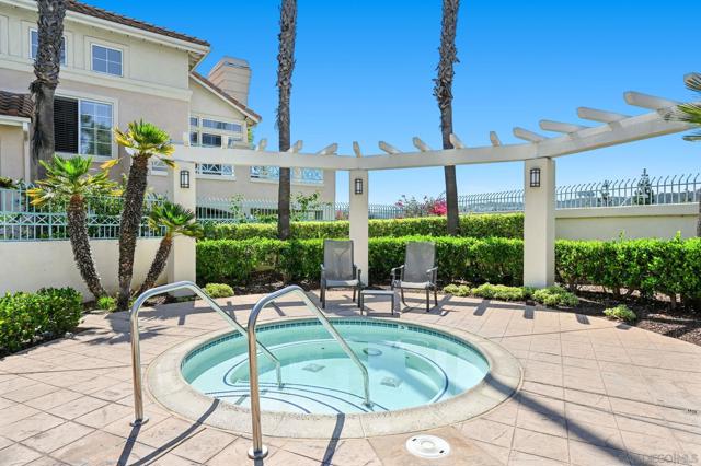 12662 Springbrook Dr, San Diego CA: https://media.crmls.org/mediaz/c4959549-7a5e-4729-810d-ce481a799c13.jpg