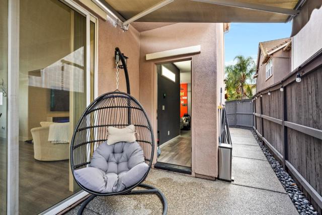 2372 Donner Pass Avenue, Sacramento CA: https://media.crmls.org/mediaz/c495b06d-5ff7-489f-a4d4-1ce345230ce6.jpg