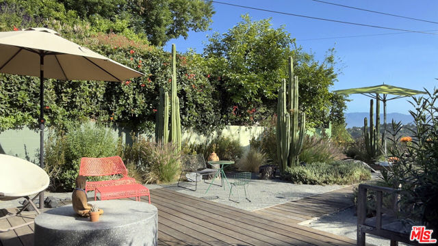 1407 Randall Court, Los Angeles CA: https://media.crmls.org/mediaz/c497707b-124a-4cfc-aaac-6a6218ca88fb.jpg