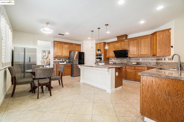5235 Ramsdell Ct, Antioch CA: https://media.crmls.org/mediaz/c497c08a-cbc9-42b2-ac91-09e4b725d936.jpg