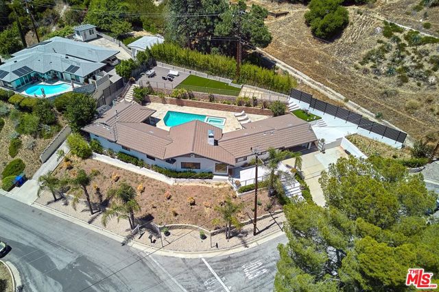 3001 Cloudcrest Road, La Crescenta CA: https://media.crmls.org/mediaz/c497e7ce-61b0-4e0e-a0d1-cd611816f8d6.jpg