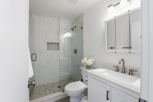 Detail Gallery Image 10 of 21 For 1089 Woodlake Drive, Cardiff By The Sea,  CA 92007 - 3 Beds | 3 Baths