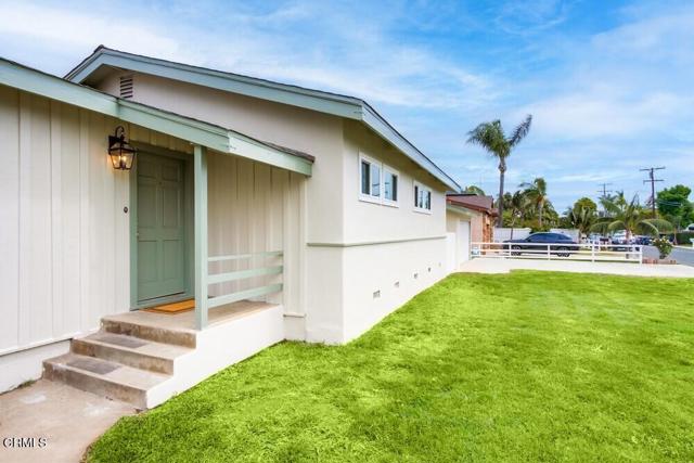 Detail Gallery Image 3 of 31 For 3904 Jefferson St, Carlsbad,  CA 92008 - 4 Beds | 2 Baths
