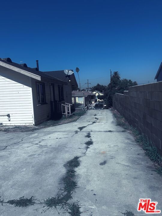 1422 West 104th Street photo 8