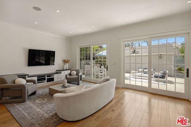415 Palisades Avenue photo 8