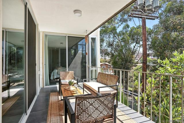 222 Quince St, San Diego CA: https://media.crmls.org/mediaz/c49ab87c-fa62-419a-9f80-35a6ed0d4ea5.jpg