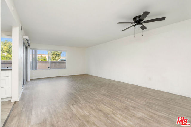 18524 Mayall Street, Northridge CA: https://media.crmls.org/mediaz/c49ad39b-b77c-4d83-bedd-ae6a50910eb0.jpg