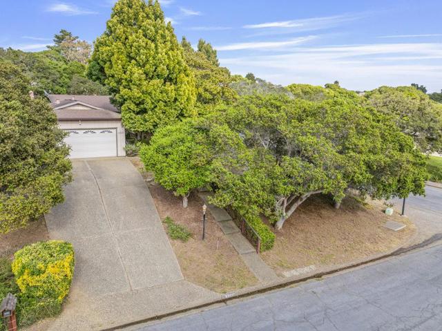 9355 Canyon Oak Road, Salinas CA: https://media.crmls.org/mediaz/c49b3676-be7a-4c52-a526-f7b445adc4fb.jpg