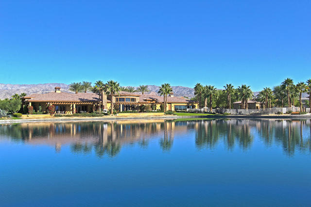 CLUB HOUSE 2 MLS