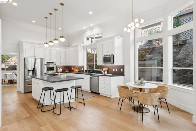 Image 20 of 57 For 23 Valant Place