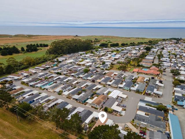 22 Seascape Drive, Half Moon Bay CA: https://media.crmls.org/mediaz/c49bf417-37f9-451c-ae2b-3fe916dbeea9.jpg
