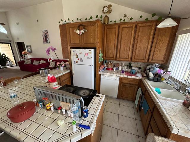 31 10th Street, Greenfield CA: https://media.crmls.org/mediaz/c49bf805-1a3e-441c-818e-a3feda813f07.jpg