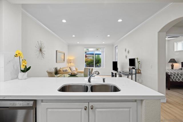 9237 Regents Rd., La Jolla CA: https://media.crmls.org/mediaz/c49d51b0-9220-42e0-8885-b12033c2508e.jpg