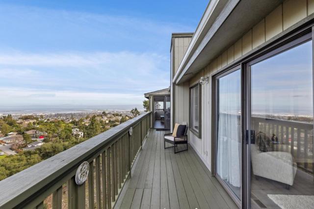 560 California Way, Woodside CA: https://media.crmls.org/mediaz/c49e2e45-6902-4667-a811-74b2007b5857.jpg