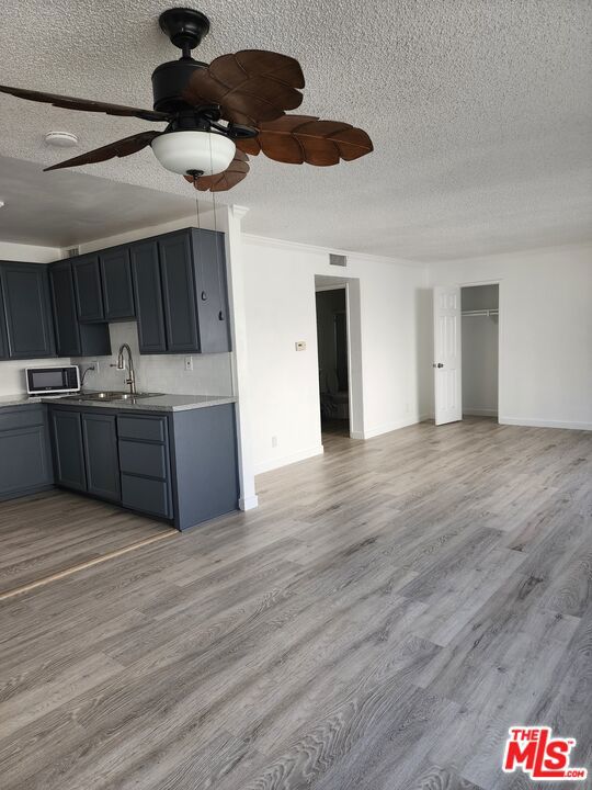 18547 Collins Street, Tarzana CA: https://media.crmls.org/mediaz/c49e40d2-e244-4310-83d6-f9ebb5f74d95.jpg