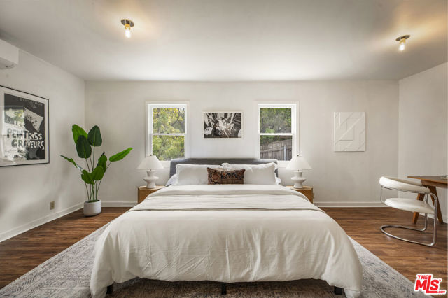 2316 Kenilworth Avenue, Los Angeles CA: https://media.crmls.org/mediaz/c49eae61-406b-4b46-a896-6bfacc7a8b50.jpg