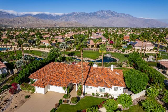 35010 Vista Del Ladero, Rancho Mirage CA: https://media.crmls.org/mediaz/c49ee97d-3c12-4baa-9d01-cfe23381ffc0.jpg