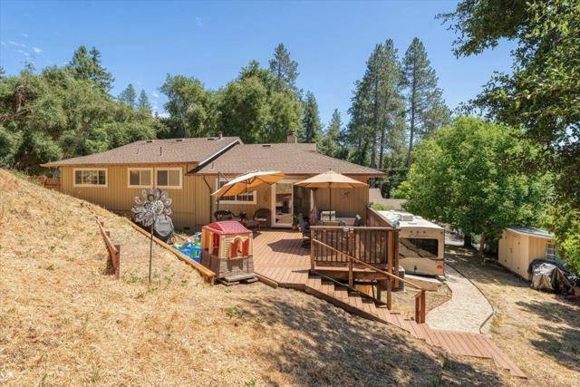 335 Hallsons Lane, Ben Lomond CA: https://media.crmls.org/mediaz/c49f434b-86cc-432f-970a-e06cc3d62f2f.jpg