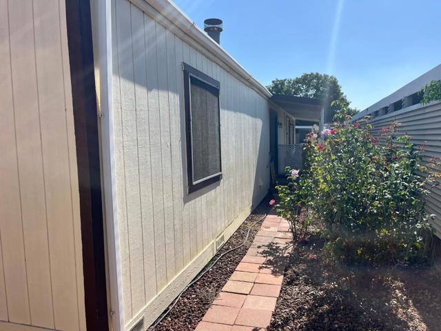 500 N Tully Road, Turlock CA: https://media.crmls.org/mediaz/c49f4760-01fe-4f1f-9701-d5a713062486.jpg