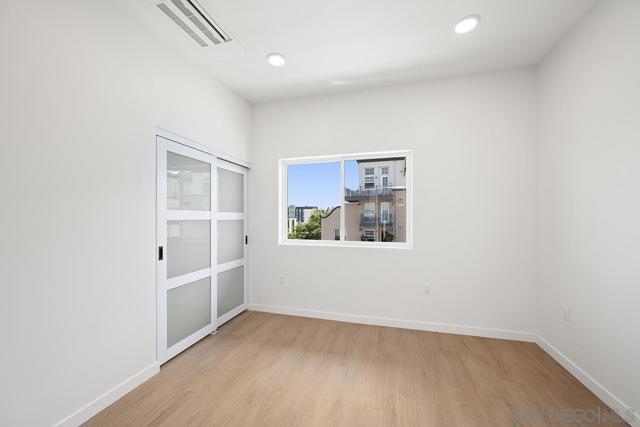 4004 Ohio st #4, San Diego CA: https://media.crmls.org/mediaz/c4a0ec06-5f2b-46f1-ba02-d6997f144b11.jpg