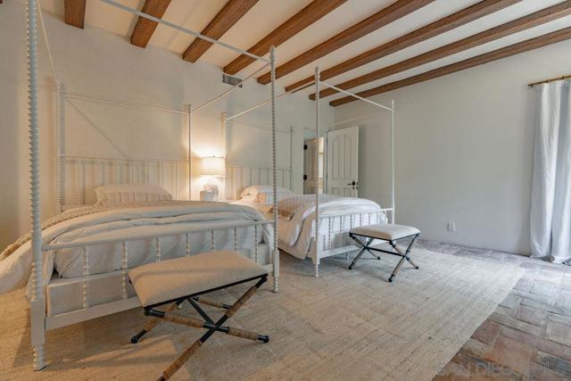 17116 Paseo Hermosa, Rancho Santa Fe CA: https://media.crmls.org/mediaz/c4a127c0-a9e5-4dce-b18b-f738b26e3c44.jpg