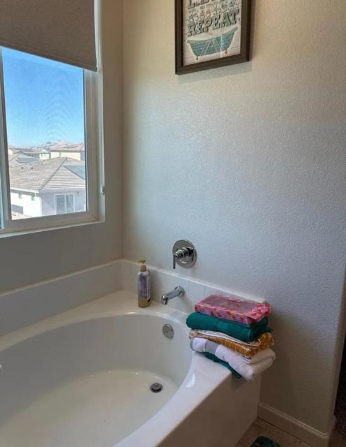 2030 Rosewood Drive, Hollister CA: https://media.crmls.org/mediaz/c4a14a0c-6e97-47fc-bff0-9fe154580709.jpg