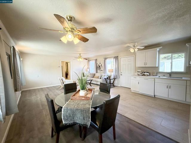 2311 Crescent Dr, Concord CA: https://media.crmls.org/mediaz/c4a19374-79b3-4454-ab7c-49b209c82a71.jpg