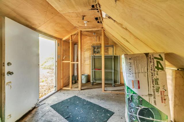 411 Hecker Pass Road, Watsonville CA: https://media.crmls.org/mediaz/c4a27f84-dd8b-44f8-8eb3-1aac856b1fab.jpg