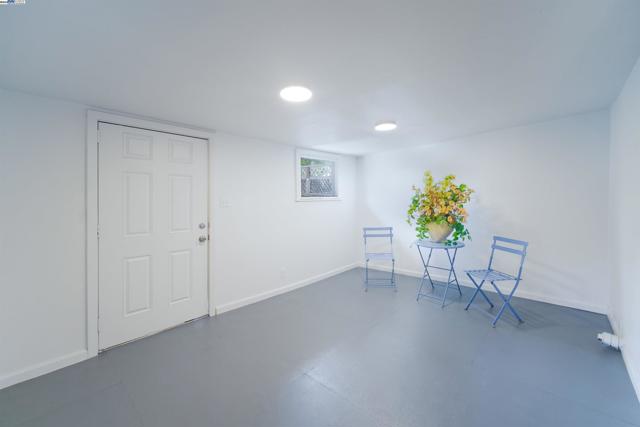 789 S 12Th St, San Jose CA: https://media.crmls.org/mediaz/c4a2fb0e-4ca4-4ce3-9829-971d9fba8743.jpg